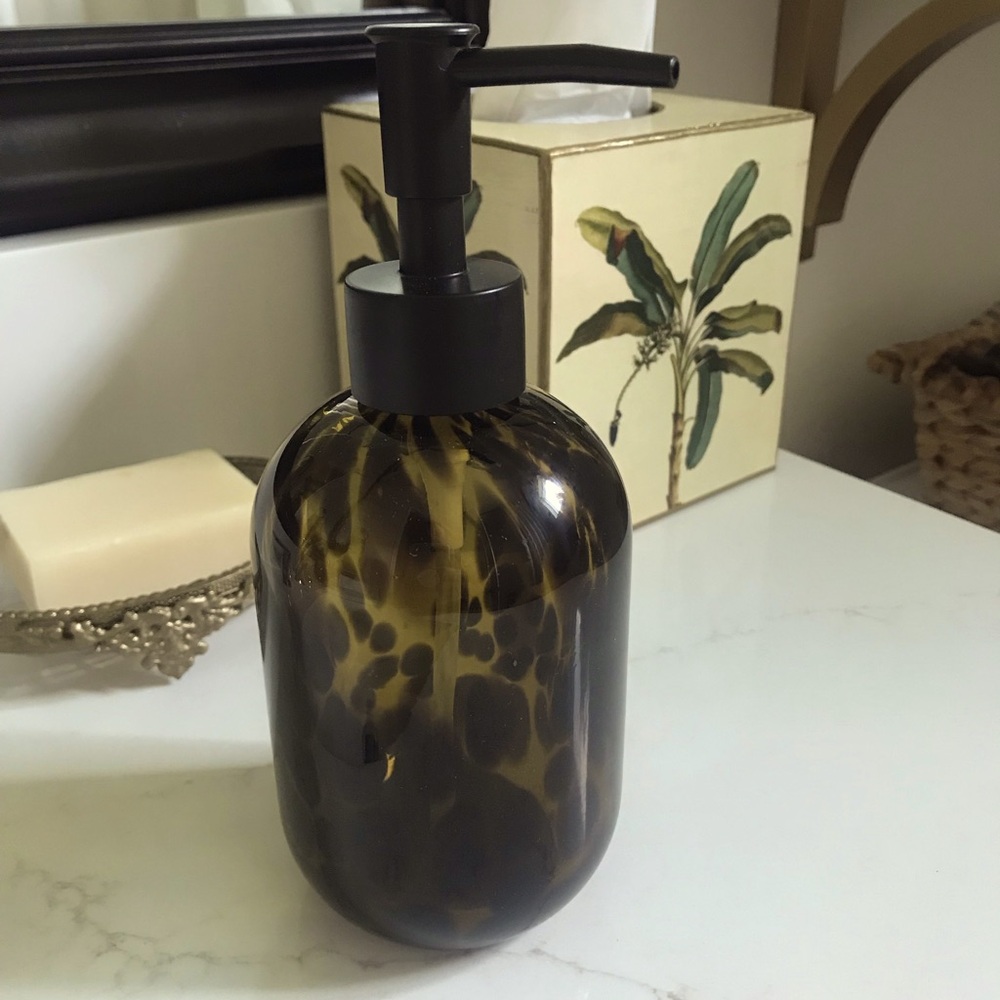New in box Zara Home Leopard print Glass Soap Pump Dispenser